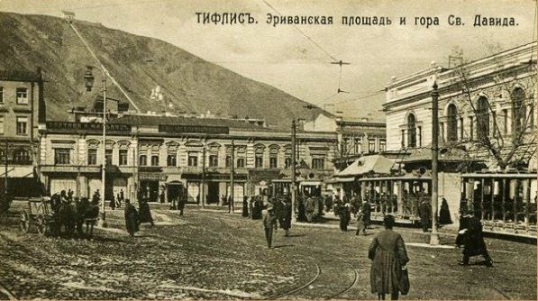 The building of Kalantarov’s caravanserai in Tbilisi’s Erivanyan Square, known today as Liberty Square.